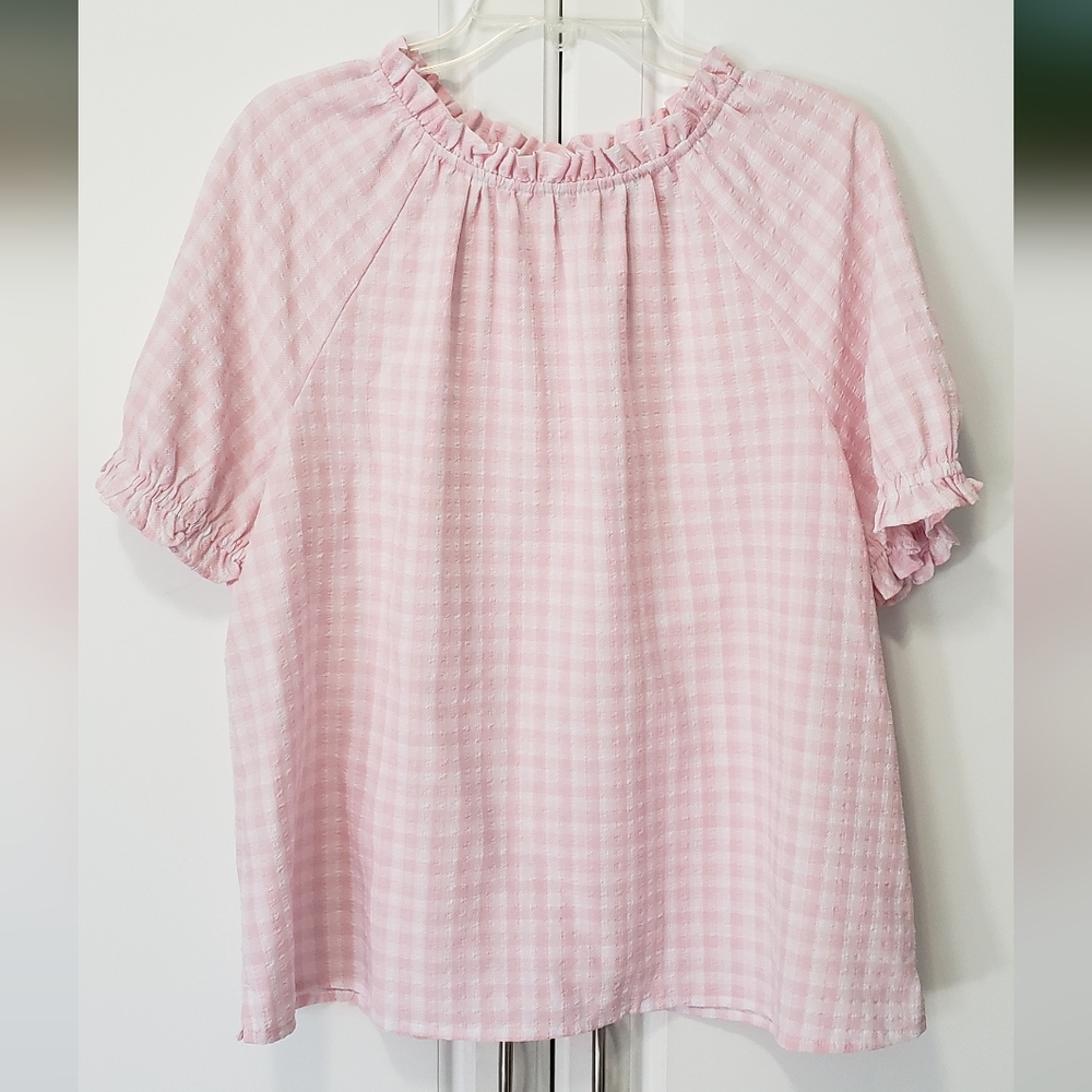 Crown & Ivy Pink and White Ruffled Puff Sleeve Blouse